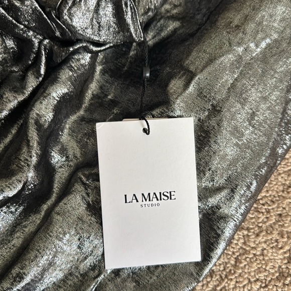 La Maise- NWT Metallic Silver Ruched Dropwaist Midi Foil Dress - Picture 5 of 9